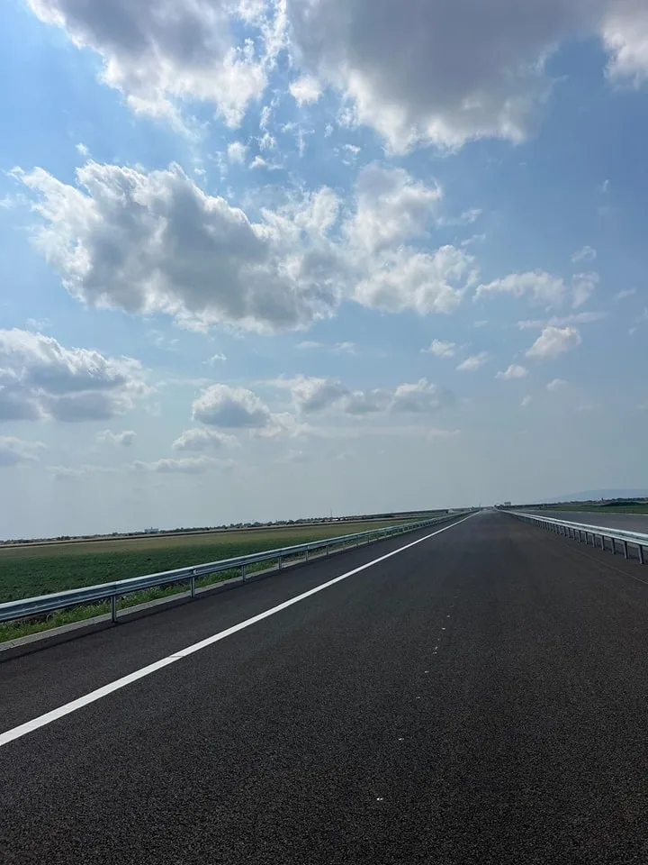 UMB a început trasarea marcajelor rutiere pe lotul.2 al autostrăzii Buzău -Focșani!