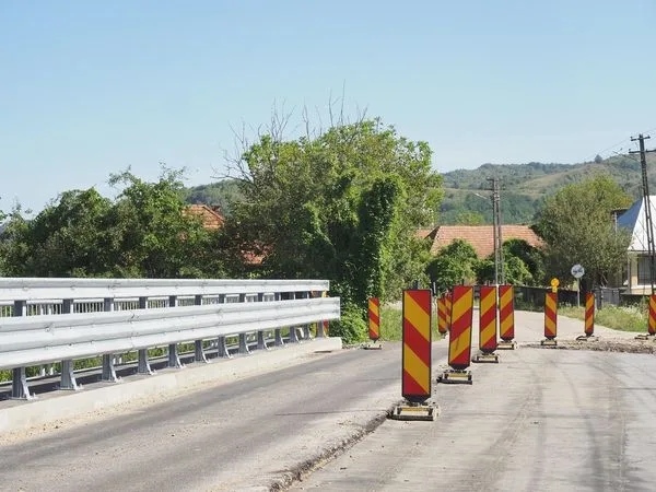 Pod peste Valea Șimișnei prin PN "Anghel Saligny"