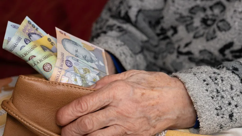 Poșta Română: Pensiile și prestațiile sociale aferente lunii mai 2025 vor fi distribuite începând cu data de 2 mai