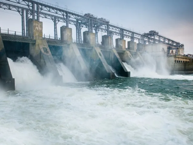 Hidroelectrica va avea o centrală electrică cu panouri fotovoltaice amplasate pe un lac din Olt