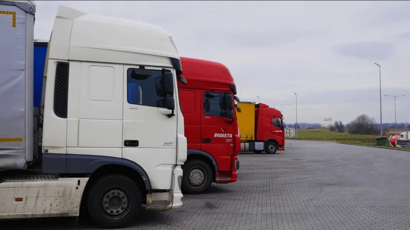 Măsuri anticaniculă. Autoritățile au introdus restricții de circulație pentru camioane