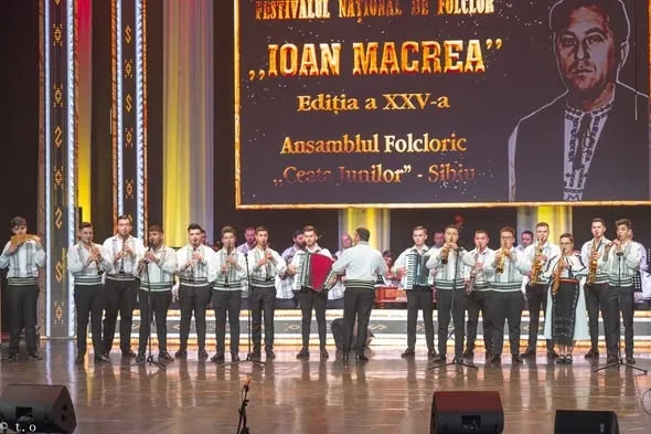 Tradiția merge mai departe, acum și online!