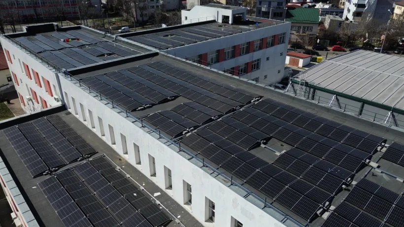 Independență energetică în sectorul 3: panouri fotovoltaice pentru blocuri și școli