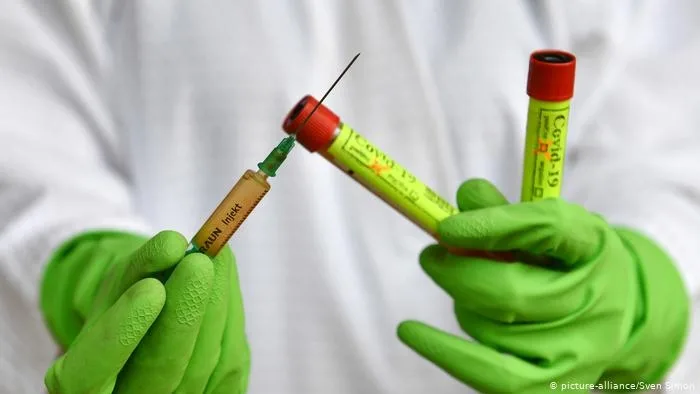 COVID-19: Europenii vor beneficia de trei vaccinuri
