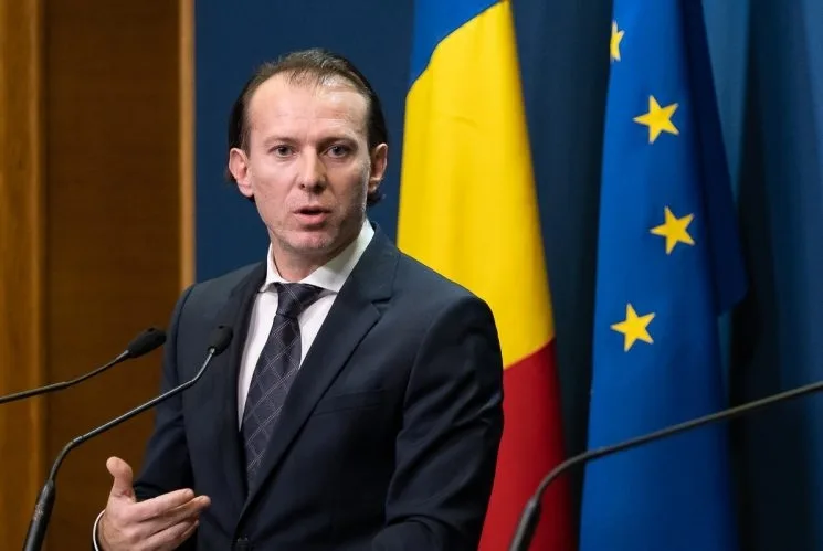 Premierul Florin Cîţu: "Este nevoie ca legea salarizării bugetarilor să fie modificată, astfel încât veniturile să crească în funcţie de performanţa angajaţilor"