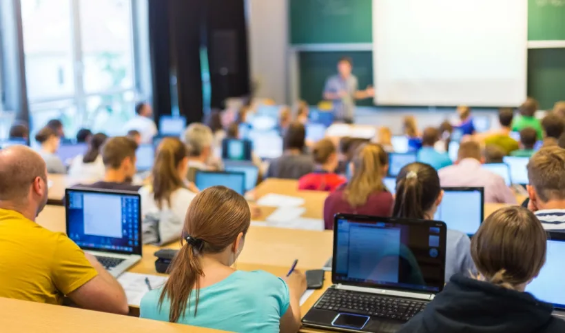Statele Unite nu vor permite studenților străini să rămână în țară pentru semestrul de toamnă