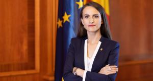 Oana Țoiu: România și partenerii săi „vor crește prețul pe care Rusia îl plătește” după incidentele cu drone căzute pe teritoriul românesc