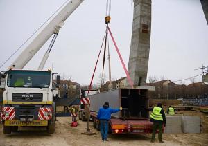 Podul hobanat din Galați, construcţie unică &icirc;n regiunea Sud-Est a Rom&acirc;niei.  Au ajuns primele elemente metalice comandate &icirc;n Italia