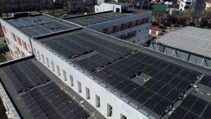 Independență energetică &icirc;n sectorul 3: panouri fotovoltaice pentru blocuri și școli