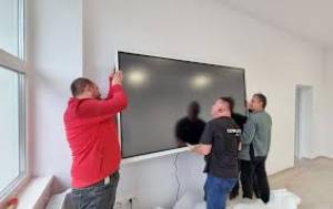 Dotări moderne pentru unitățile școlare din Hunedoara, prin PNRR