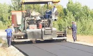 Continuăm asfaltarea drumurilor județene! Astăzi...asfalt nou, la Orlești!