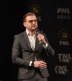 Experiența de &bdquo;short&rdquo; parlamentar, &bdquo;benefică&rdquo; pentru experiența profesională