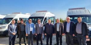 Președintele CJ Suceava a predat cheile a șase noi microbuze electrice pentru transportul elevilor &icirc;n județ