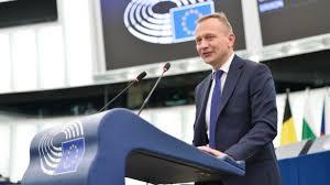 Vizită de două zile în România a comisarului european pentru buget, luptă antifraudă și administrație publică