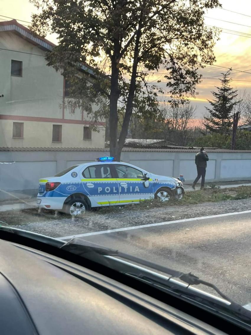 Autospecială a Poliției Galați, implicată într-un accident pe DN25