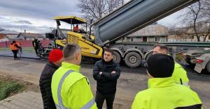 Patru drumuri județene degradate din Suceava vor fi asfaltate începând de luna viitoare