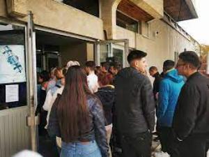 Aproape 1000 de olteni s-au angajat să muncească în județ