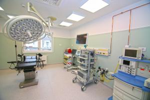 Clădirea principală a Spitalului Tg. Bujor, în care funcţionează Maternitatea şi secţia de Chirurgie Generală, a fost consolidată, reabilitată şi modernizată