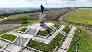 Cea mai mare statuie din județul Galați va fi restaurată. Investiția este de un milion de euro, fonduri europene