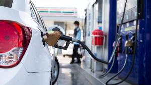 Nicușor Dan: &bdquo;Nu se pune problema raționalizării carburanților &icirc;n perioada imediată&rdquo;