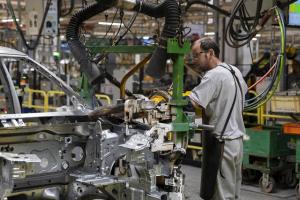 Plecări voluntare la Dacia: circa 260 de angajați vizați, pe fondul robotizării uzinei