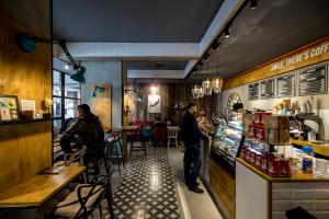 20 de persoane, prinse de poliție &icirc;ntr-o cafenea din Constanța