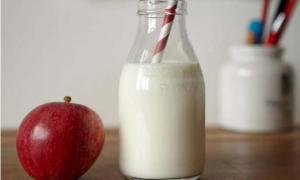 Începe livrarea laptelui și a produselor lactate în școlile din Caraș-Severin