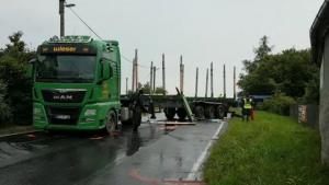 Doi rom&acirc;ni au murit și alți șase au fost răniți, după ce un microbuz s-a ciocnit cu un camion