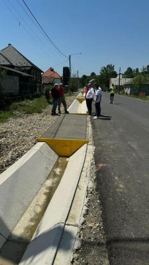Se lucrează intens la modernizarea drumurilor din județul Bistrița Năsăud