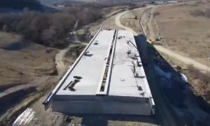 Autostrada Sibiu-Pitești: este aproape gata primul tunel forat pe o autostradă din România