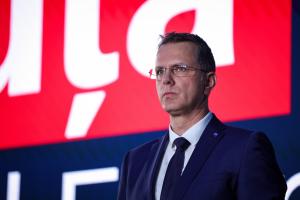 Ministrul Apărării, Ionuț Moșteanu, demisionează după cinci luni de mandat