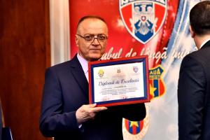 Cornel Oțelea a fost decorat post-mortem de președintele României, Klaus Iohannis