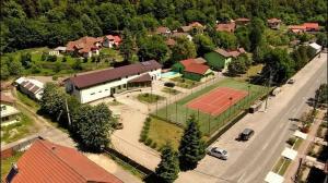 Taberele de la Moneasa și Căsoaia rezervate în proporție de aproape 80%!