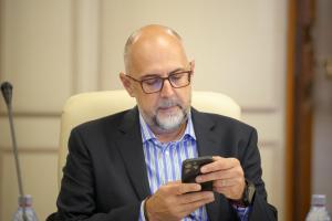 Kelemen Hunor respinge ideea guvernului minoritar: mâine să ne întoarcem cu toţii la masă, este singura soluţie bună pentru România