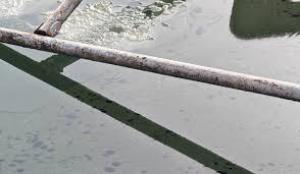 Pericol pe Dunăre: Produse petroliere semnalate după ce un &icirc;mpingător s-a scufundat &icirc;n apropierea Giurgiului