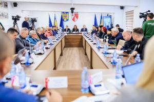 Serviciile publice, investițiile &icirc;n infrastructură și sistemului social, baza preocupărilor la CJ Bacău