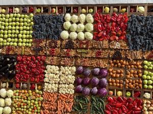 Piețe bogate în produsele toamnei în județul Bacău