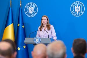 Ministerul Educației: din 2025-2026, este ilegal să mai avem școli care desfășoară activitate în trei schimburi