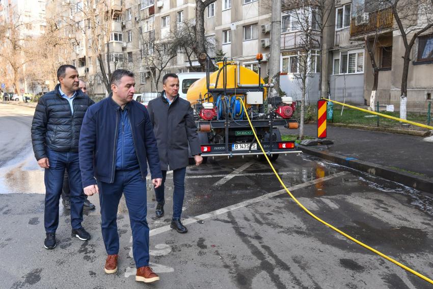 Am început curățenia de primăvară. Primarul Paul Moldovan: ”Lucrăm fără pauză, inclusiv în weekenduri”
