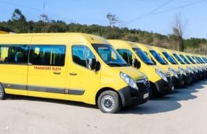 CJ Dolj a dotat școlile din județ cu 58 de microbuze electrice și hibride
