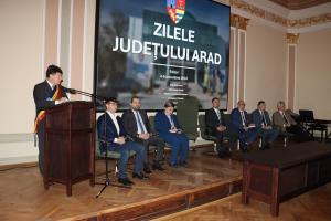 Aradul, centru de cercetare și excelență în Eucație